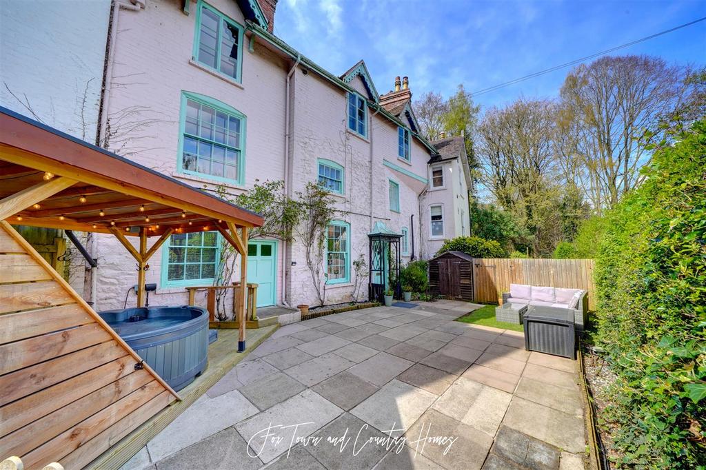 Wells Road, Malvern WR14 5 bed terraced house for sale £650,000