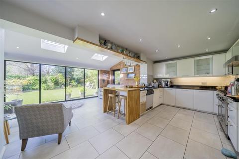 8 Appleby Grove, Wirral, CH62 6EU