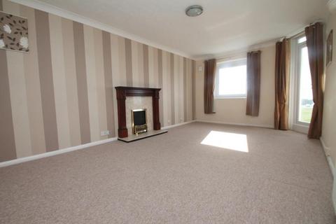 2 bedroom flat to rent, South Terrace, Littlehampton