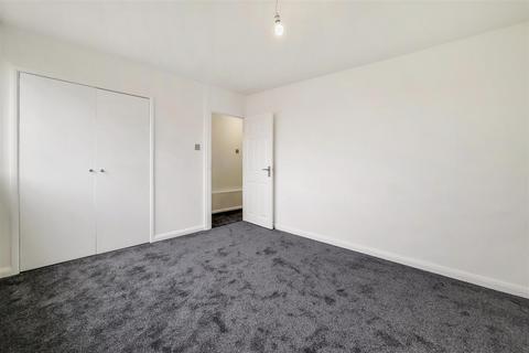 3 bedroom flat to rent, Discovery House, Poplar, E14
