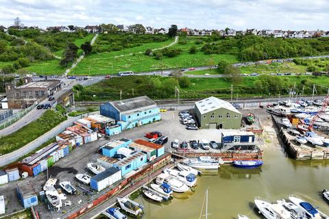 Property to rent, Leigh Marina, Leigh-On-Sea