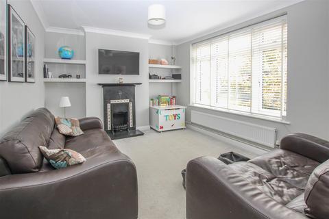 3 bedroom semi-detached house for sale, Queenswood Avenue, Hutton, Brentwood