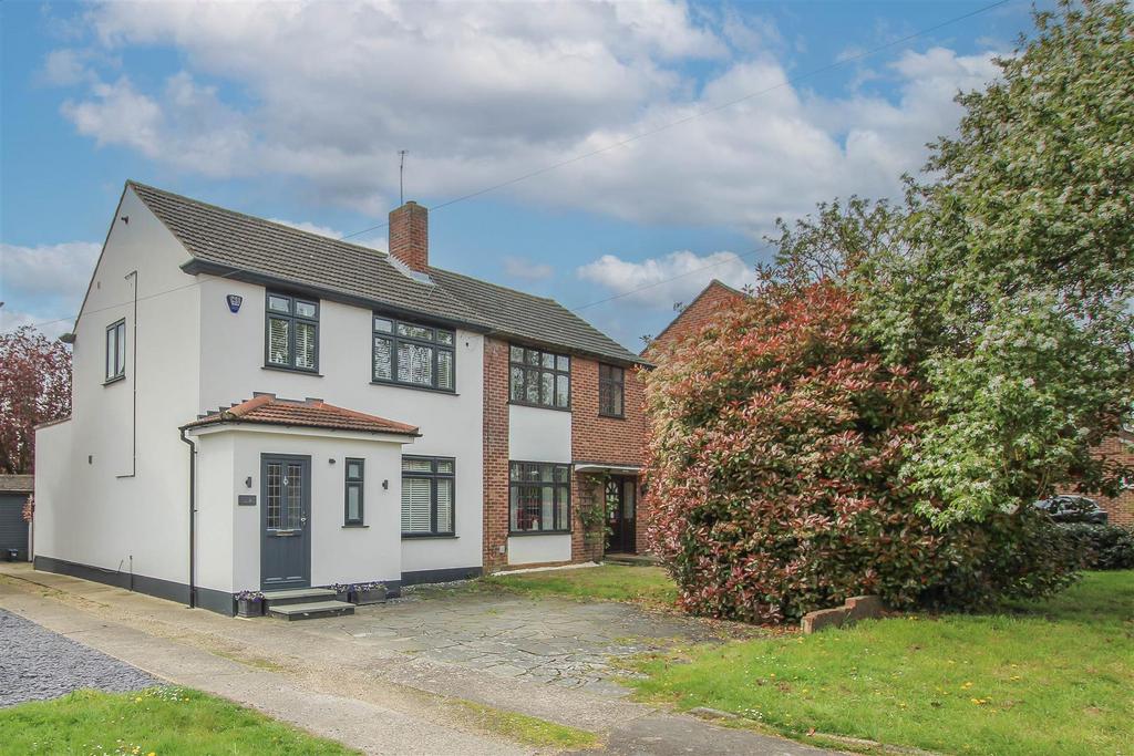 Queenswood Avenue, Hutton, Brentwood 3 bed semidetached house for sale