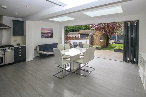 23 Queenswood Avenue, Hutton, Brentwood, CM13 1HU