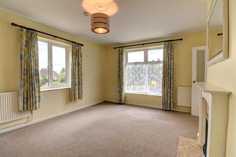 3 bedroom semi-detached house to rent, King Georges Field, Stow On The Wold