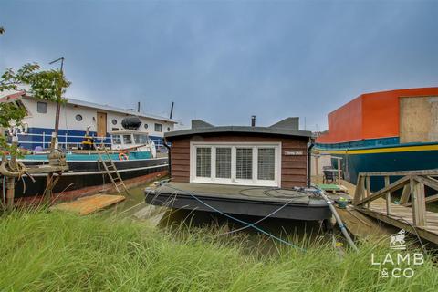 1 bedroom houseboat for sale, Mill Street, St. Osyth CO16