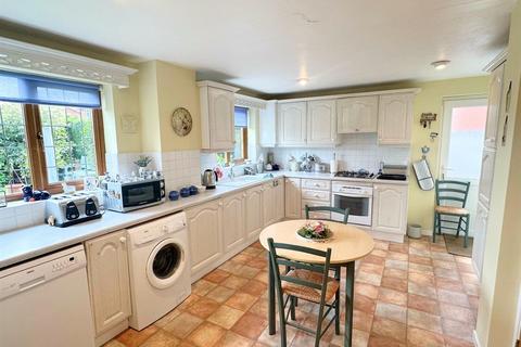 5 Shenstone Close, Sutton Coldfield, B74 4XB