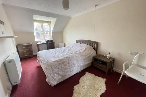 1 bedroom retirement property for sale, Archers Court, Salisbury SP1