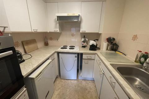 1 bedroom retirement property for sale, Archers Court, Salisbury SP1