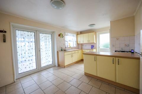 74 Park Way, St Austell, PL25 4HR
