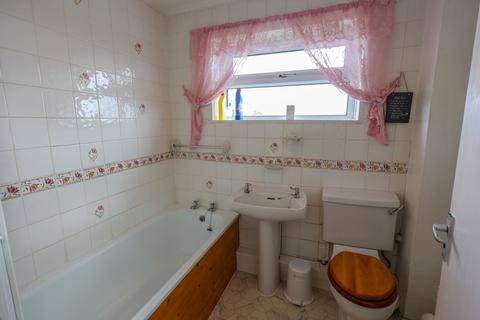 74 Park Way, St Austell, PL25 4HR