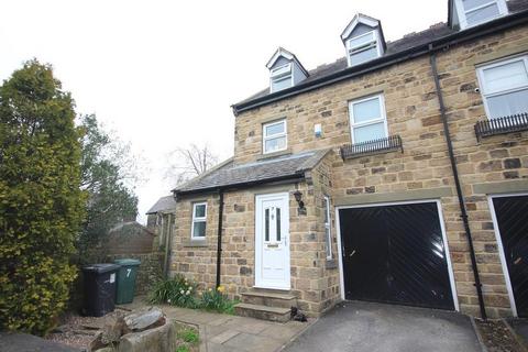 3 bedroom end of terrace house to rent, Farnley Road, Menston