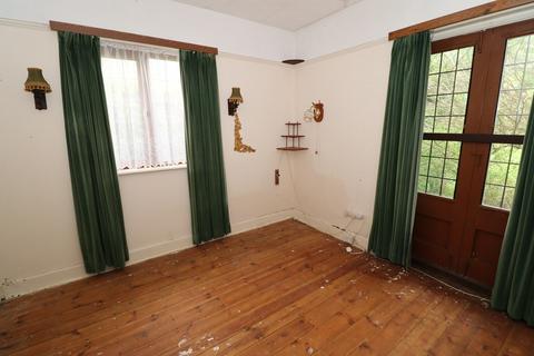 3 bedroom chalet for sale, De la Warr Road, Bexhill-on-Sea, TN40