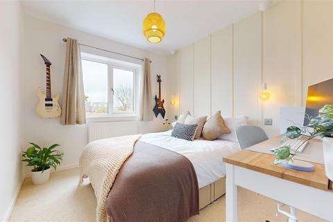 12 Clover Close, Loughton, Milton Keynes, MK5 8HA