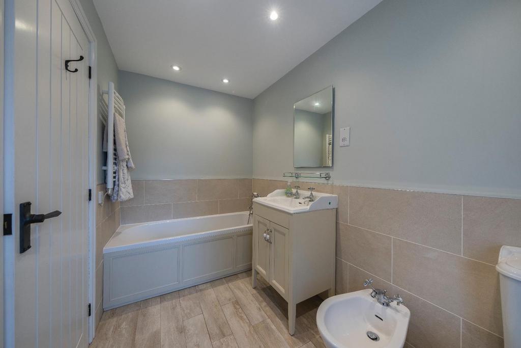 8 Bowmere Road-079.JPG