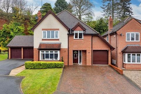 10 Hillside, Wombourne, Wolverhampton, WV5 8AL