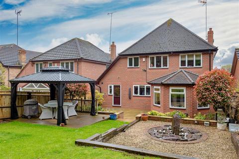 10 Hillside, Wombourne, Wolverhampton, WV5 8AL