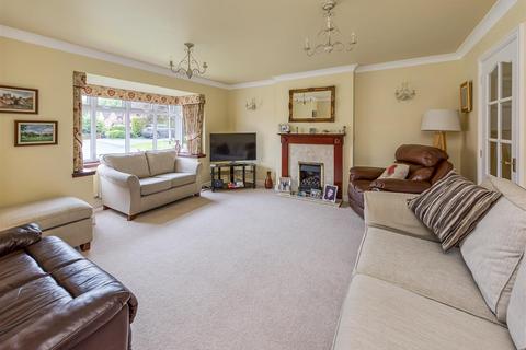 10 Hillside, Wombourne, Wolverhampton, WV5 8AL