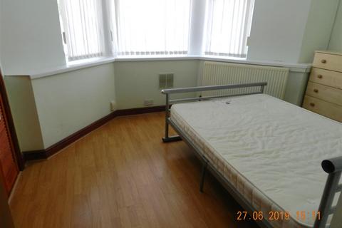 1 bedroom apartment to rent, Richmond Crescent, Roath