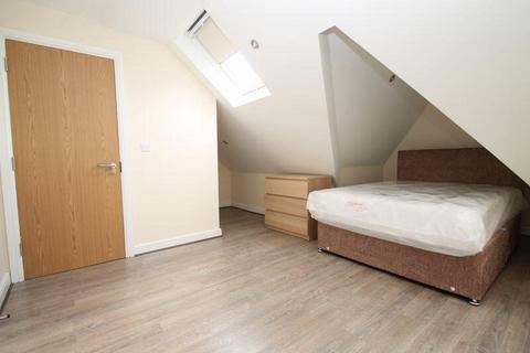2 bedroom apartment to rent, North Road, Gabalfa