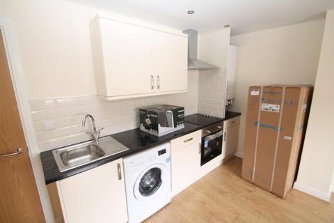 2 bedroom apartment to rent, North Road, Cardiff