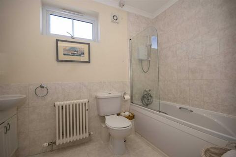 4 bedroom terraced house for sale, Mortimer Road, SY15 6UP