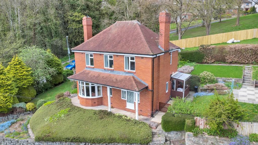 Delwood Drive, Welshpool 3 bed detached house for sale £285,000