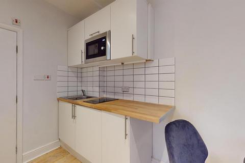 1 bedroom flat to rent, Collingham Place, Earls Court SW5