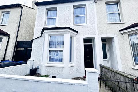 101 Pemdevon Road, Croydon, CR0 3QR