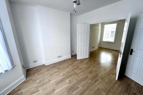 101 Pemdevon Road, Croydon, CR0 3QR