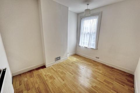 101 Pemdevon Road, Croydon, CR0 3QR