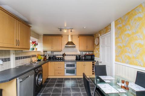 48 Esther Grove, Wakefield, WF2 8EY