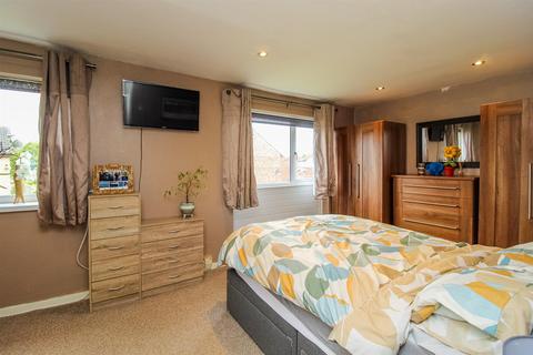 48 Esther Grove, Wakefield, WF2 8EY