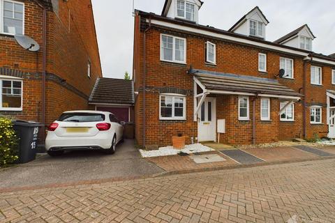 3 bedroom semi-detached house to rent, Windrush Close, Great Ashby, Stevenage SG1