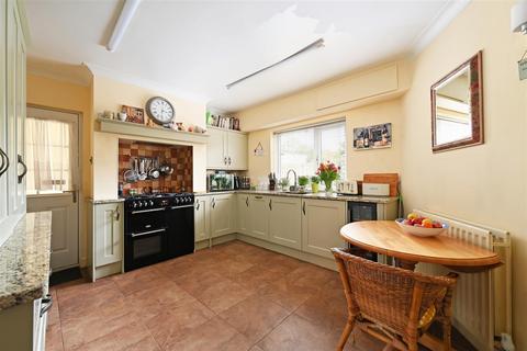 4 bedroom end of terrace house for sale, Valley Road, Barlow, Dronfield