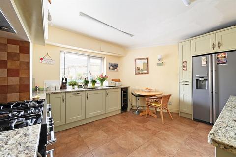 4 bedroom end of terrace house for sale, Valley Road, Barlow, Dronfield