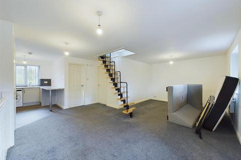 1 bedroom flat to rent, Brighton Road, Coulsdon CR5