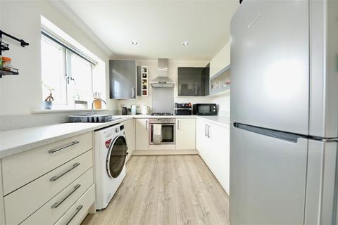4 Grosvenor Road, Kingswood, Hull, HU7 3DS