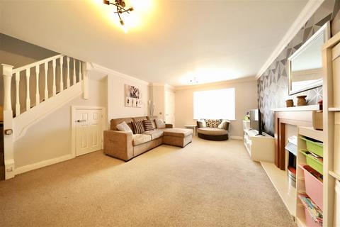 4 Grosvenor Road, Kingswood, Hull, HU7 3DS