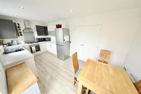 4 Grosvenor Road, Kingswood, Hull, HU7 3DS