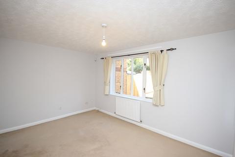 2 bedroom terraced house to rent, Petley Close, Flitwick , MK45