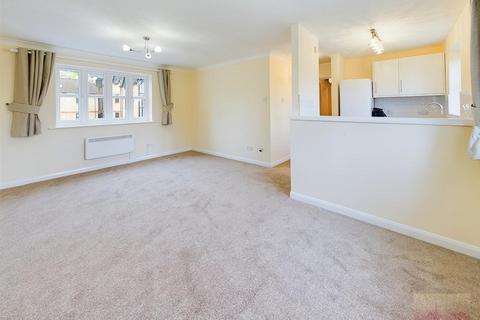 1 bedroom flat to rent, Lodgehill Park Close, Harrow