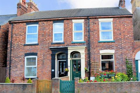 4 bedroom semi-detached house for sale, Doncaster Road, Selby