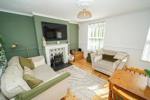 2 bedroom flat for sale, Mentmore Road, Leighton Buzzard