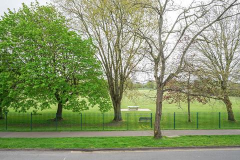 Flat 2, 20 Mentmore Road, Leighton Buzzard, LU7 2NZ