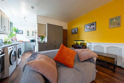 3 bedroom flat for sale, Clepington Road, Dundee