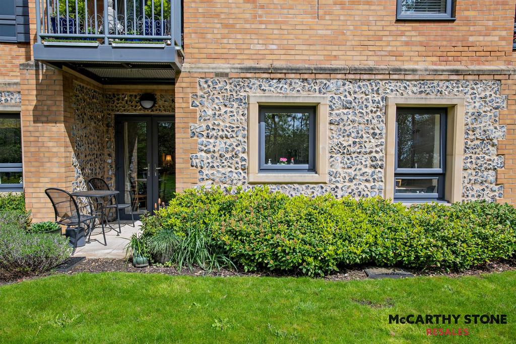 8593527-exterior03-800.JPG