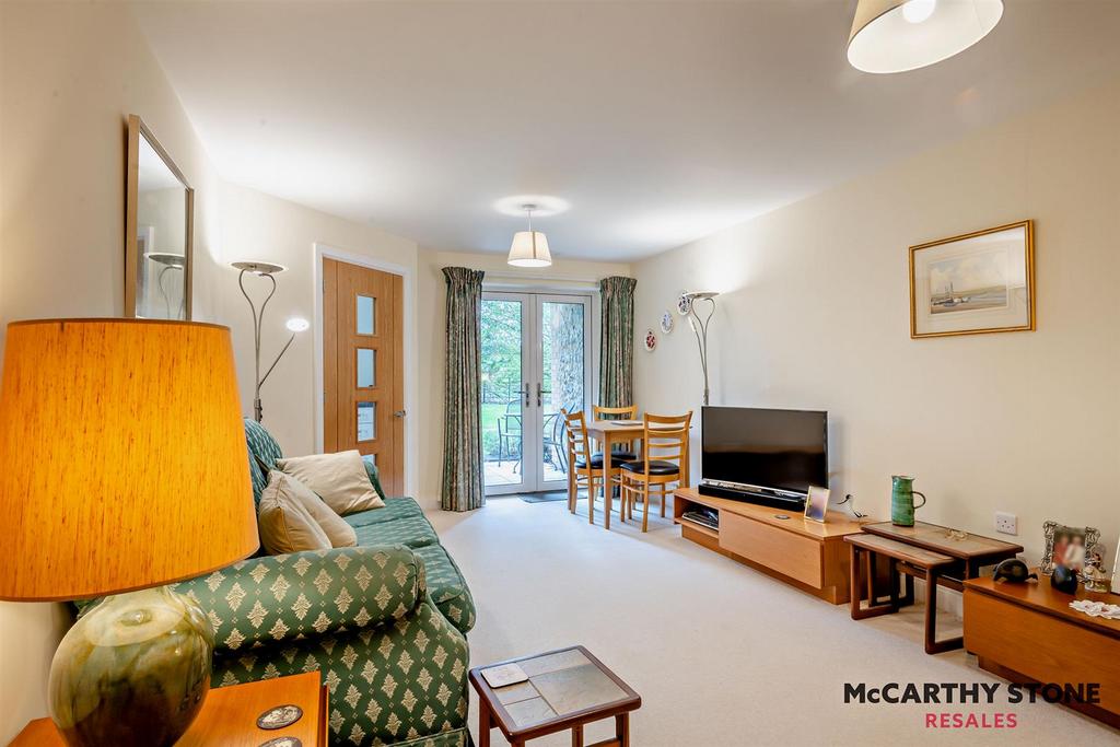 8593527-interior02-800.JPG
