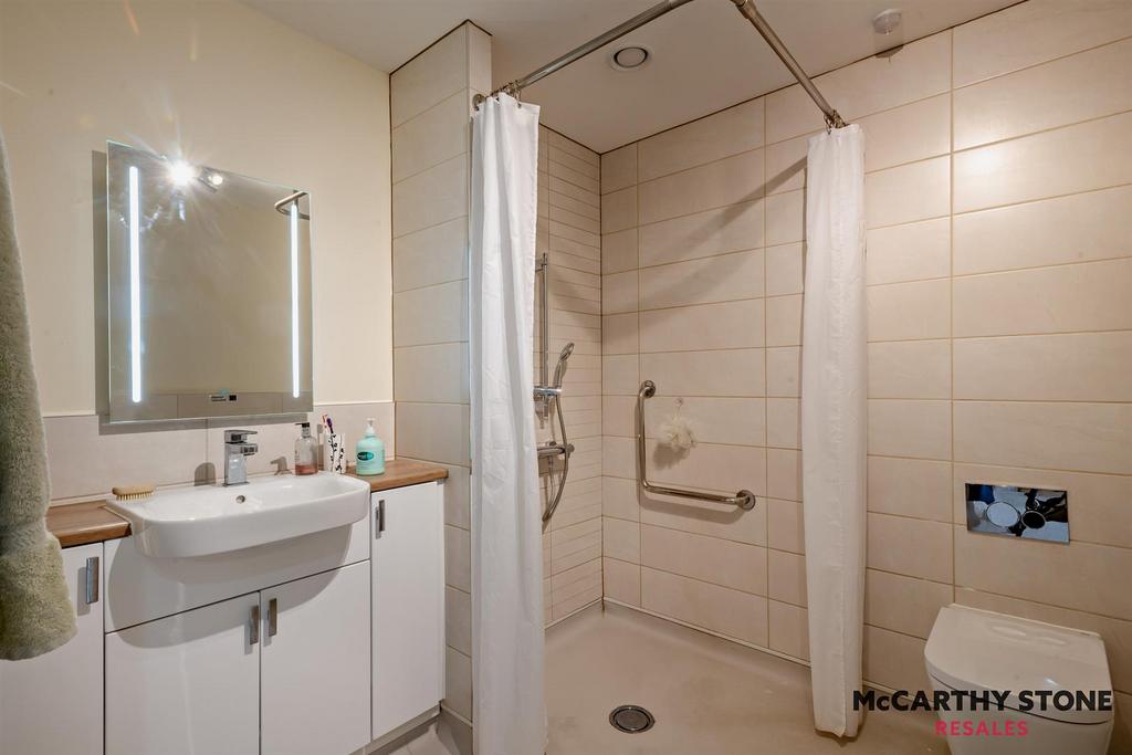 8593527-interior06-800.JPG