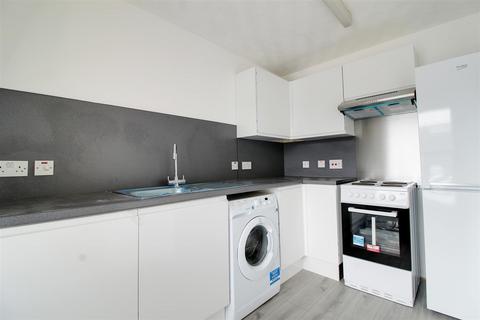 1 bedroom apartment to rent, Lygean Avenue, Ware SG12